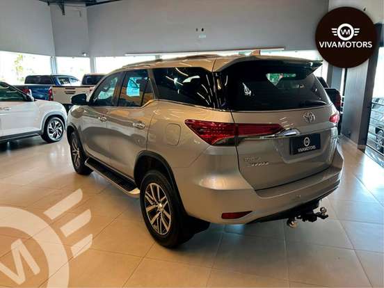 TOYOTA-HILUX SW4-2016