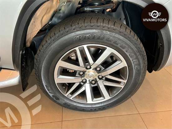 TOYOTA-HILUX SW4-2016