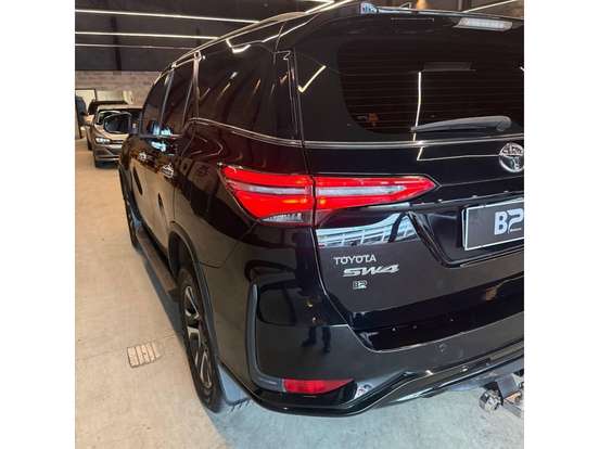 TOYOTA-HILUX SW4-2016