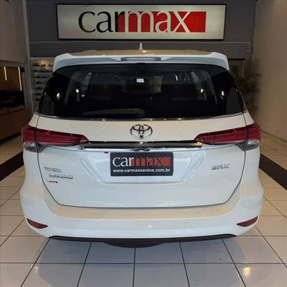 TOYOTA-HILUX SW4-2016