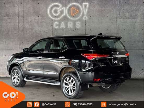 TOYOTA-HILUX SW4-2020
