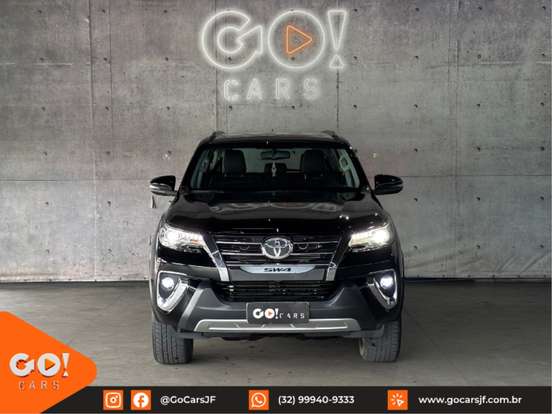 TOYOTA-HILUX SW4-2.8 SRX 4X4 7 LUGARES 16V TURBO INTERCOOLER DIESEL 4P AUTOMÁTICO TOYOTA-HILUX SW4-2020
