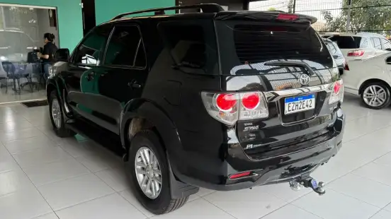 TOYOTA-HILUX SW4-2013