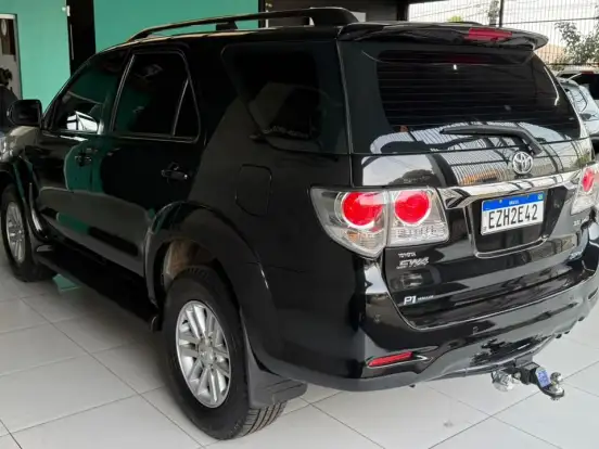 TOYOTA-HILUX SW4-3.0 SRV 4X4 16V TURBO INTERCOOLER DIESEL 4P AUTOMÁTICO TOYOTA-HILUX SW4-2013
