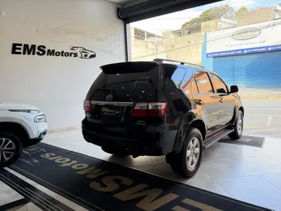 TOYOTA-HILUX SW4-3.0 SRV 4X4 7 LUGARES 16V TURBO INTERCOOLER DIESEL 4P AUTOMÁTICO TOYOTA-HILUX SW4-2010