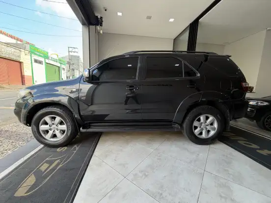 TOYOTA-HILUX SW4-2010