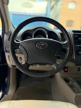 TOYOTA-HILUX SW4-2010