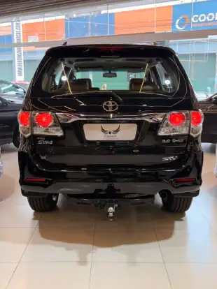 TOYOTA-HILUX SW4-2013