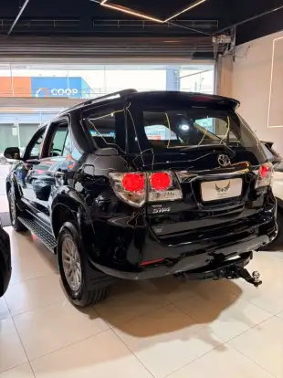 TOYOTA-HILUX SW4-2013