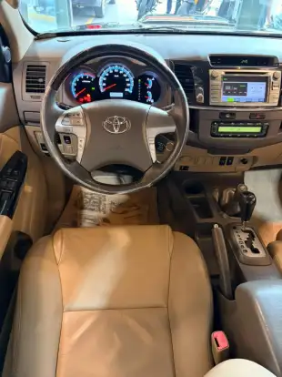 TOYOTA-HILUX SW4-2013