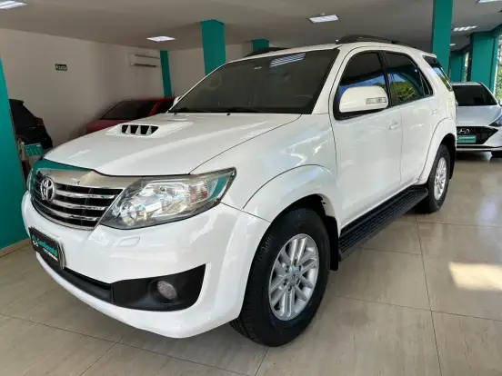 TOYOTA-HILUX SW4-2013