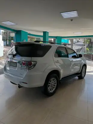 TOYOTA-HILUX SW4-2013