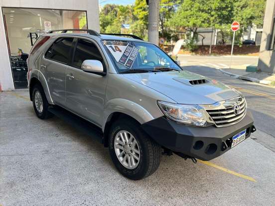 TOYOTA-HILUX SW4-3.0 SRV 4X4 16V TURBO INTERCOOLER DIESEL 4P AUTOMÁTICO TOYOTA-HILUX SW4-2013