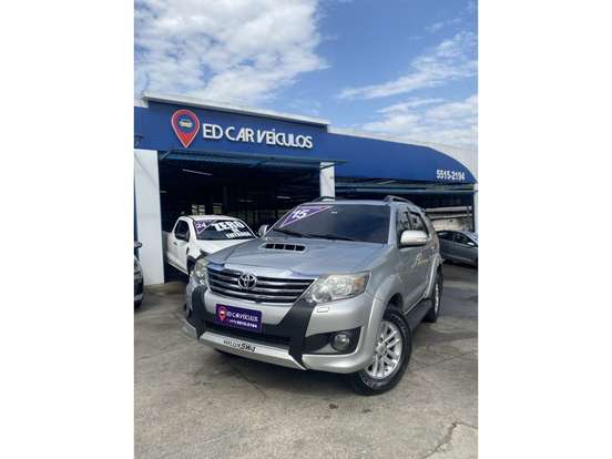 TOYOTA-HILUX SW4-3.0 SRV 4X4 16V TURBO INTERCOOLER DIESEL 4P AUTOMÁTICO TOYOTA-HILUX SW4-2014