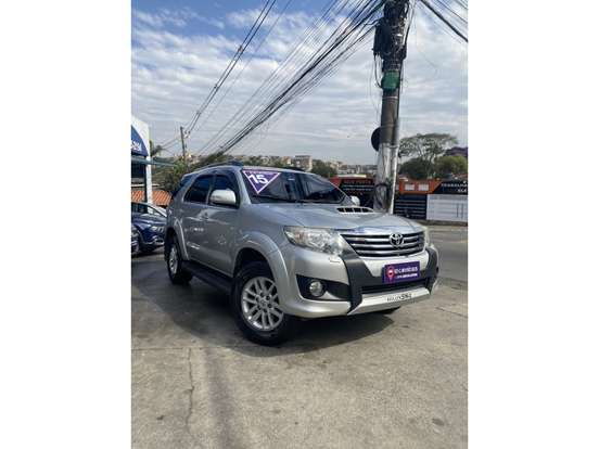 TOYOTA-HILUX SW4-2014