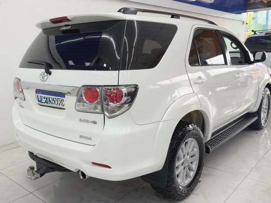 TOYOTA-HILUX SW4-3.0 SRV 4X4 7 LUGARES 16V TURBO INTERCOOLER DIESEL 4P AUTOMÁTICO TOYOTA-HILUX SW4-2012