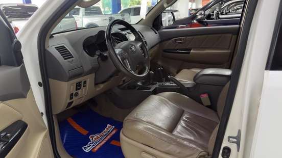 TOYOTA-HILUX SW4-2012