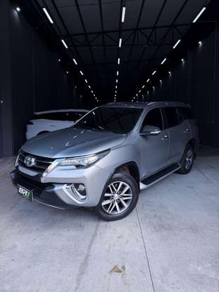 TOYOTA-HILUX SW4-2016