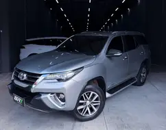TOYOTA HILUX SW4 4.0 SRX 4X4 7 LUGARES V6 24V GASOLINA 4P AUTOMÁTICO TOYOTA HILUX SW4 4.0 SRX 4X4 7 LUGARES V6 24V GASOLINA 4P AUTOMÁTICO