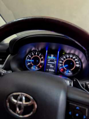 TOYOTA-HILUX SW4-2016
