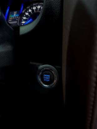 TOYOTA-HILUX SW4-2016