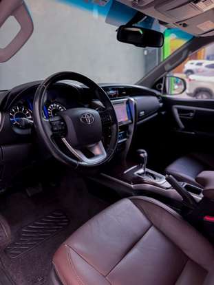 TOYOTA-HILUX SW4-4.0 SRX 4X4 7 LUGARES V6 24V GASOLINA 4P AUTOMÁTICO TOYOTA-HILUX SW4-2016