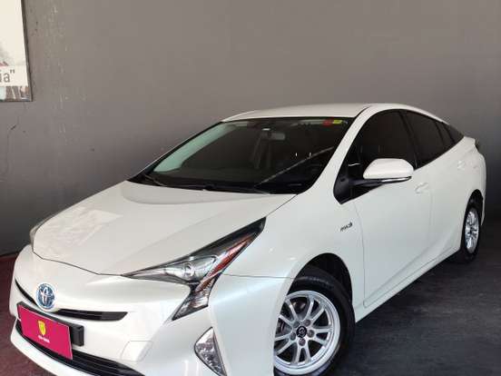 TOYOTA-PRIUS-2018