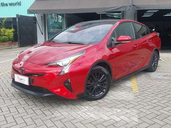 TOYOTA-PRIUS-2016