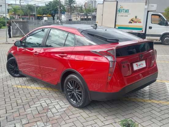 TOYOTA-PRIUS-2016
