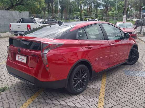 TOYOTA-PRIUS-2016