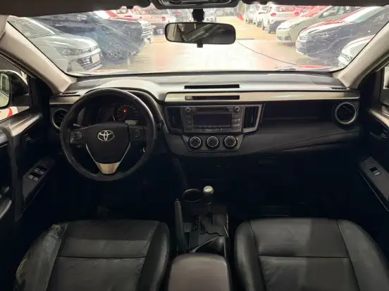 TOYOTA-RAV4-2014
