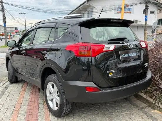 TOYOTA-RAV4-2014