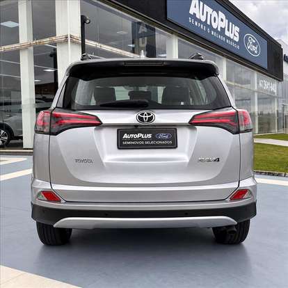 TOYOTA-RAV4-2018