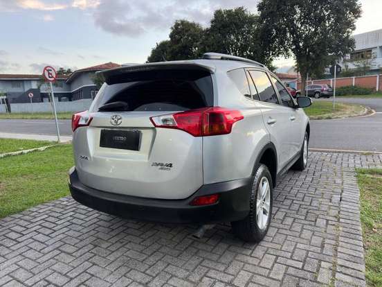 TOYOTA-RAV4-2014