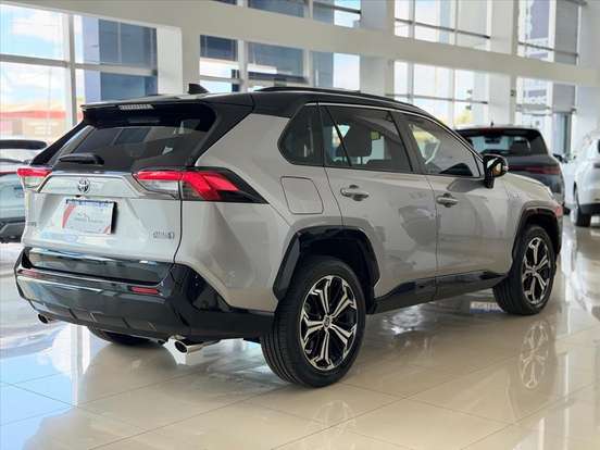 TOYOTA-RAV4-2024