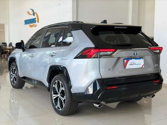 TOYOTA-RAV4-2024