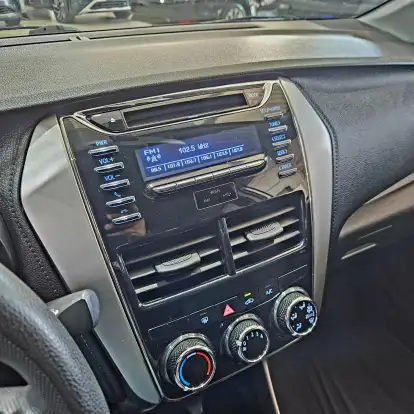 TOYOTA-YARIS-2019