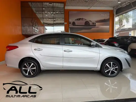 TOYOTA-YARIS-2021