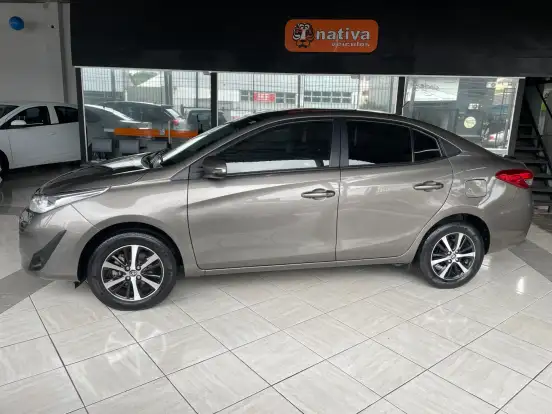 TOYOTA-YARIS-2018