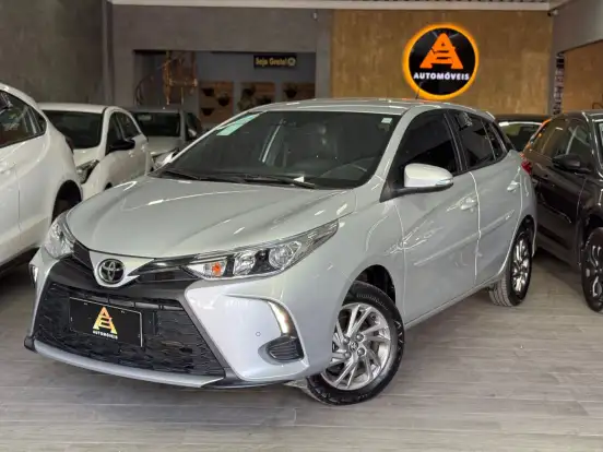 TOYOTA-YARIS-2022