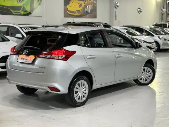 TOYOTA-YARIS-2023