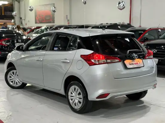 TOYOTA-YARIS-2023