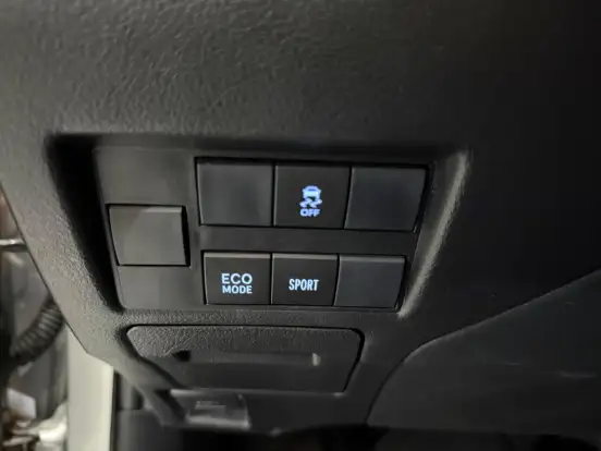 TOYOTA-YARIS-2023