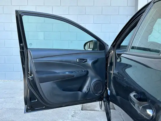 TOYOTA-YARIS-2024