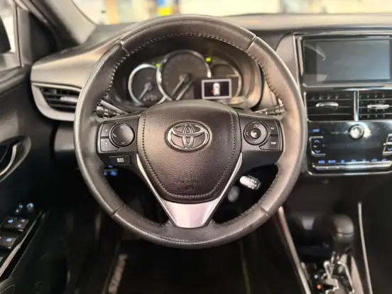 TOYOTA-YARIS-2024