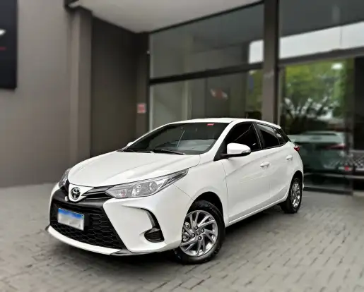 TOYOTA-YARIS-2022