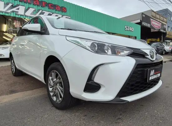 TOYOTA-YARIS-2022