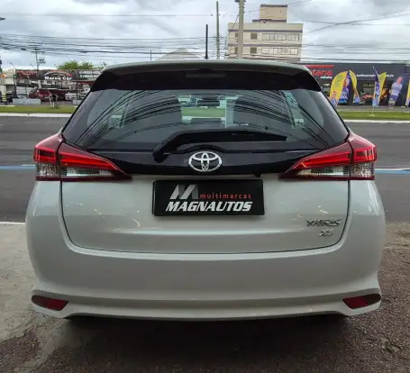 TOYOTA-YARIS-2022