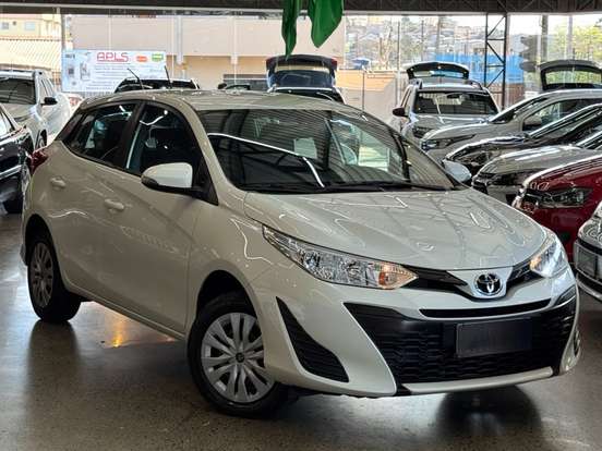 TOYOTA-YARIS-2020