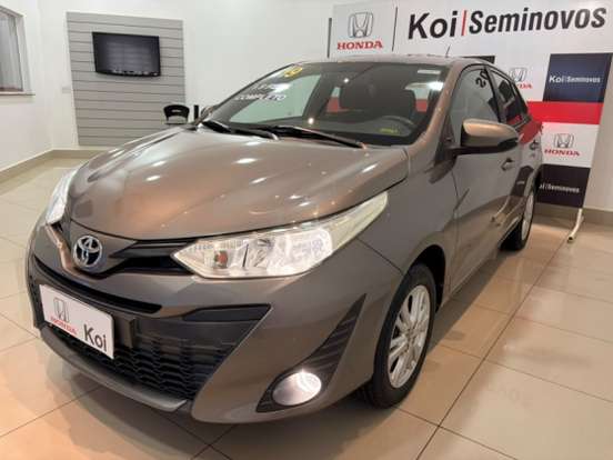 TOYOTA-YARIS-2018